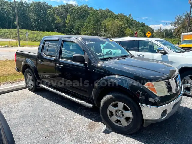 2005 NISSAN FRONTIER SE 4.0L-automatic/runs/drives - clean title