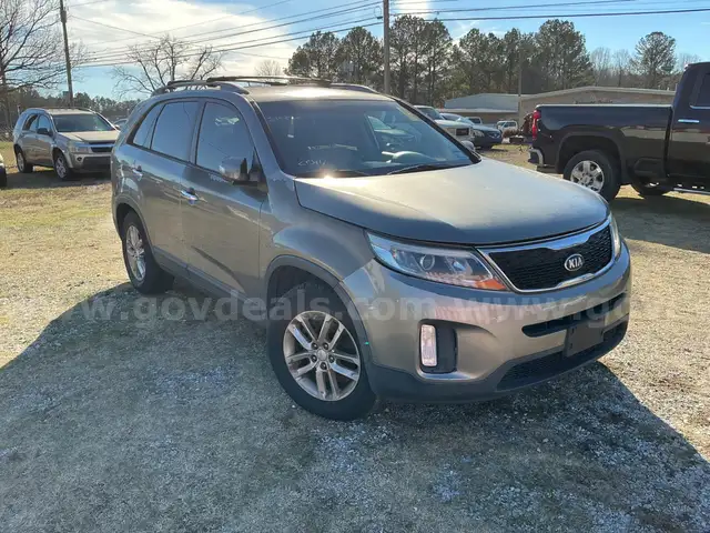 2014 Kia Sorento LX 2.4L clean title/runs and drives