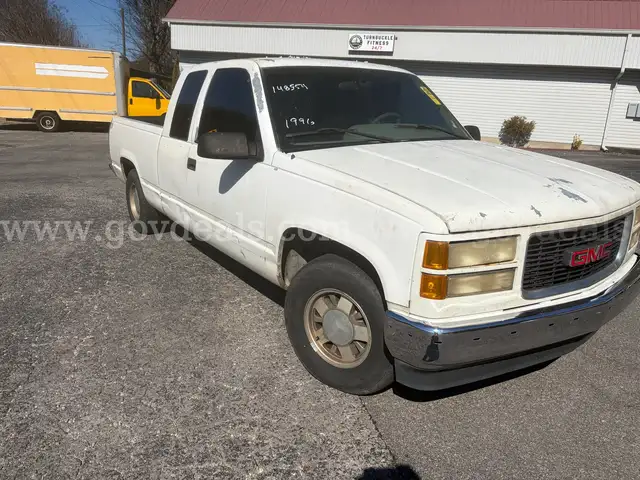 1996 GMC SIERRA 1500 Extended cab-clean title/runs & drive great -148k miles