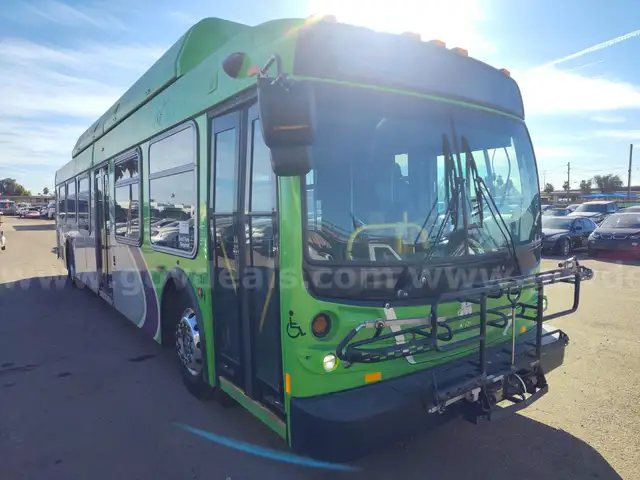 2013 New Flyer Transit Bus