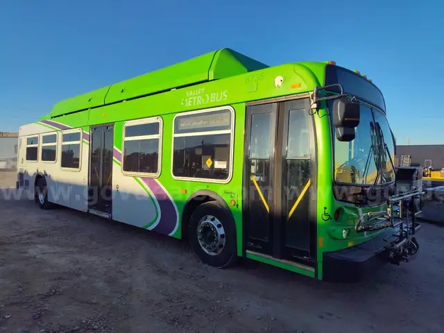 2013 New Flyer Transit Bus