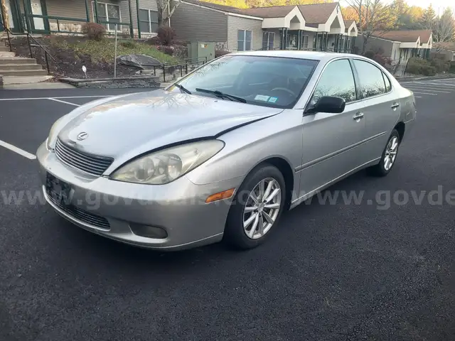 2002 Lexus ES 300 Auto 4DR, 3.0L V6 w 187k miles - Current NYS Inspection till 1/26!!