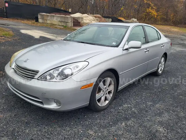 2005 Lexus ES 330 FWD 4DR Auto 3.3L V6 w 240K miles