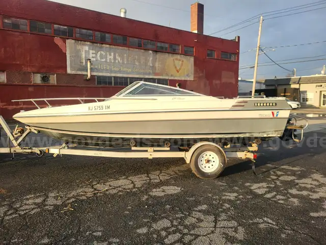 1987 Wellcraft 190 Classic 19ft boat w Load-Rite trailer Mercruiser AlphaOne 3.0L engine