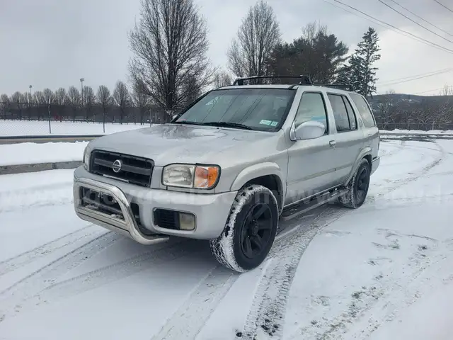 2004 Nissan Pathfinder LE Platinum 4WD Auto SUV 4DR 3.5L V6 w 148K miles  Current NYS Inspection till 8/26!!
