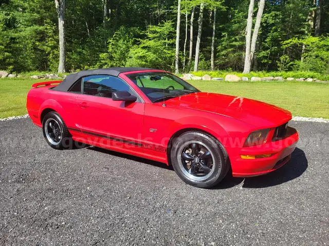 2005 Ford Mustang GT Deluxe Convertible