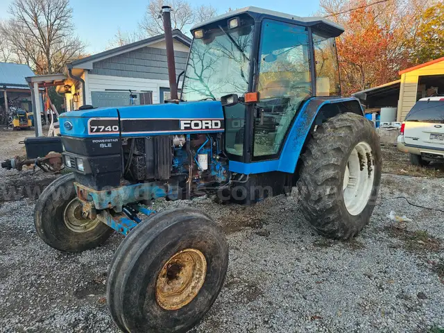 FORD 7740 CAB TRACTOR NEEDS ENGINE