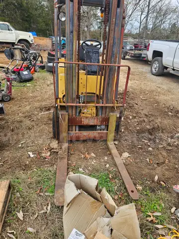 CATERPILLAR FORKLIFT