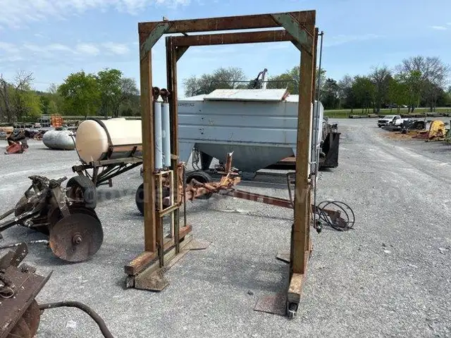 PNEUMATIC LIFT