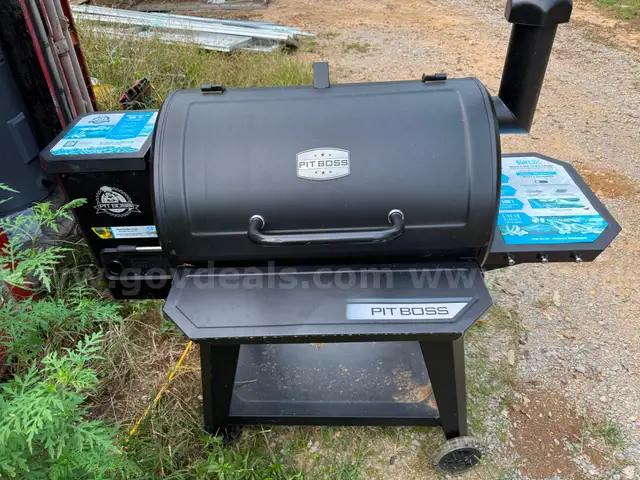 NEW PIT BOSS PELLET SMOKER