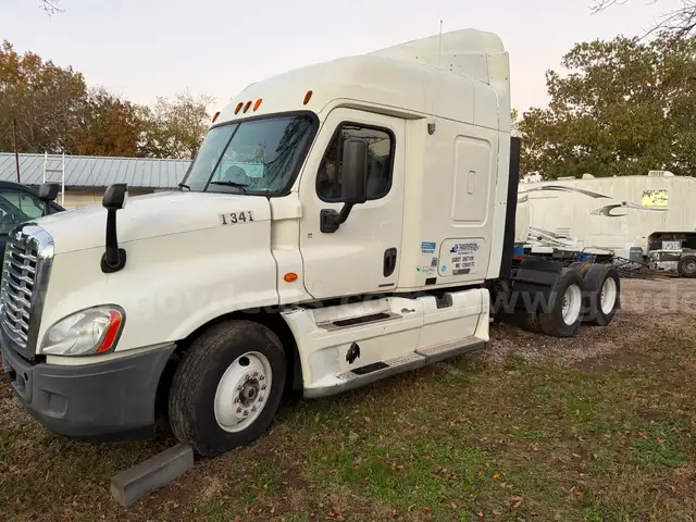 2009  freightliner cascadia