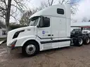 2006 VOLVO NL WITH CUMMINS ENGINE