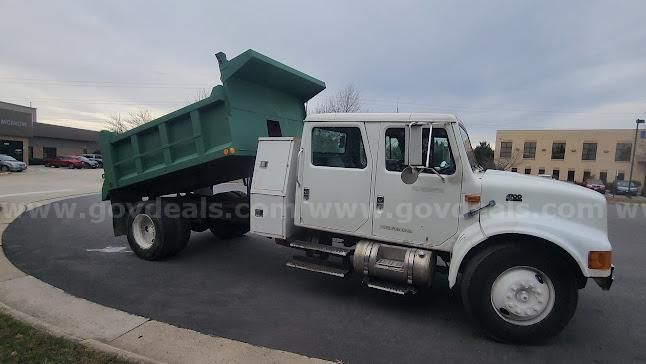 Photo of a 1999 International 4700 DT466