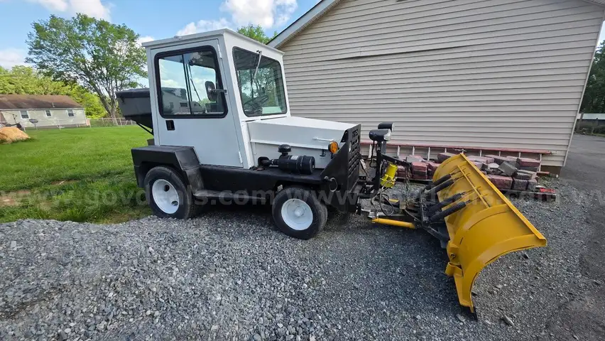 Tow Tractor - TUG