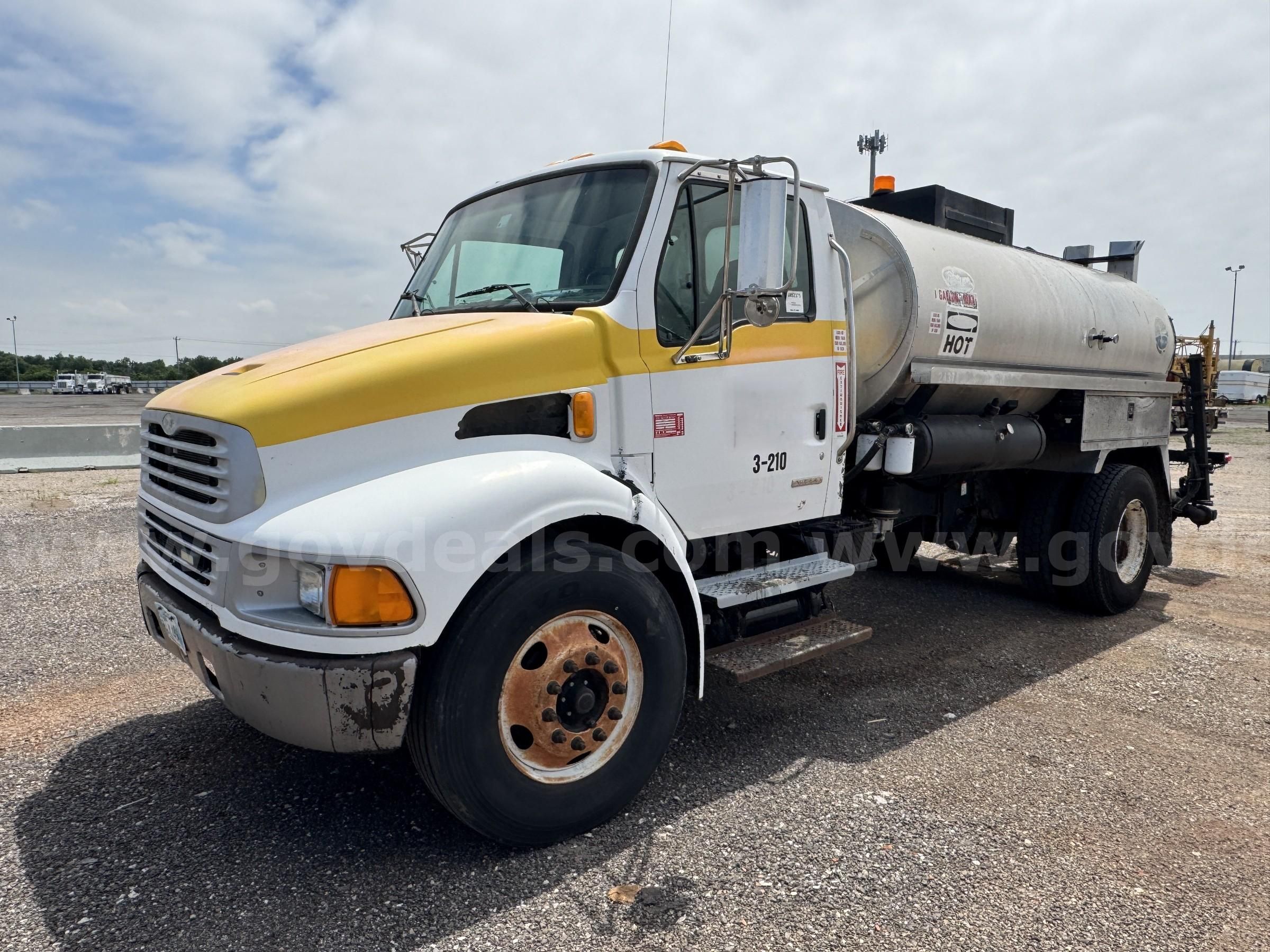 Photo of a 2008 Sterling Acterra