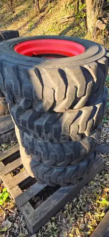 Bobcat 10-16.5 skid steer tires
