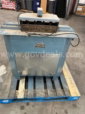 Lockformer 20 Gauge Pittsburgh Machine