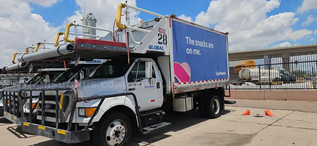 2005 Global/Ford F650 Provisioning truck