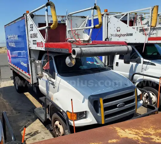 2012 Global Ground Support CT14 192 V10 6.8L 4X2 Elevating Provision Truck on Ford F650 XL Super Duty Chassis