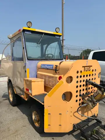 1997 Tug MA30 Bag Tug