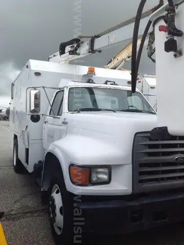 1999 Premier MT35P18 Deicer Truck