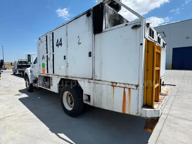 2000 Premier MT35P12 Deicer Truck