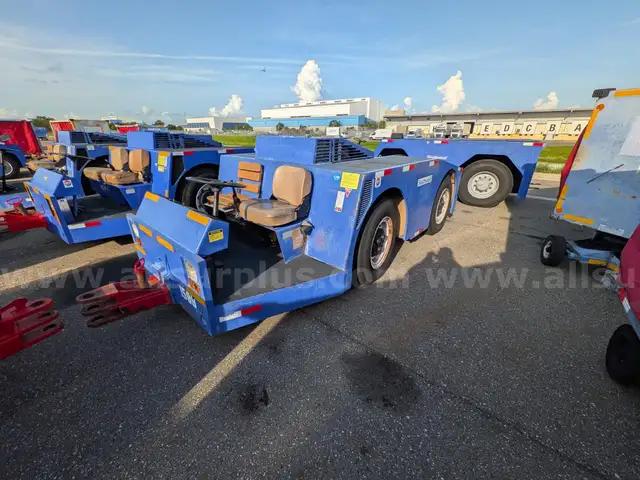 1998 FMC B300 Aircraft Tow Tractor
