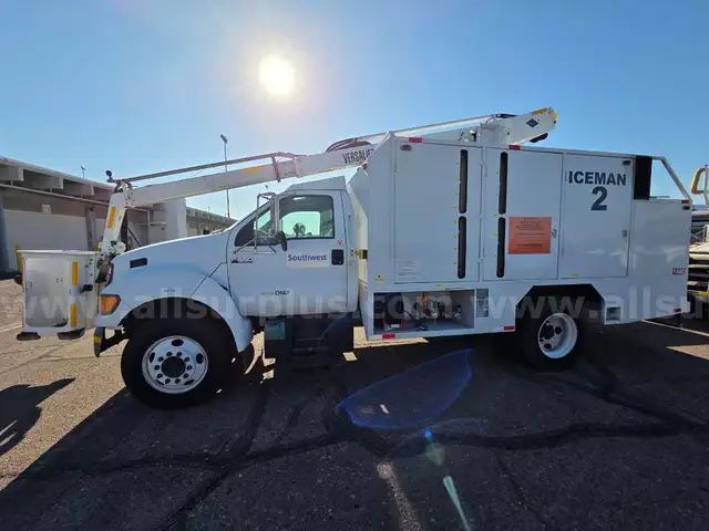 2000 Ford F-650 Regular Cab 2WD DRW