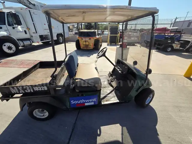 2001 EZ GO TXRT Golf cart