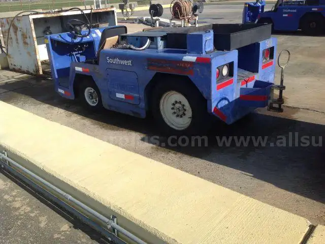 2003 Tug  MX4-40 Bag tow tractor