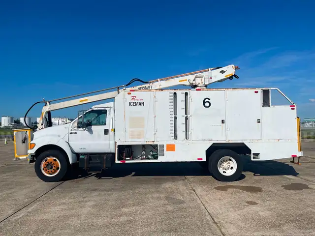 2000 Premier MT35P18 Deicer Truck