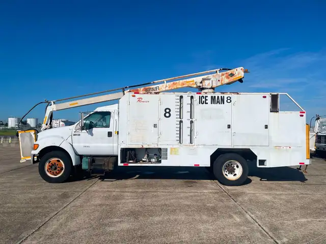 2000 Premier MT35P18 Deicer Truck