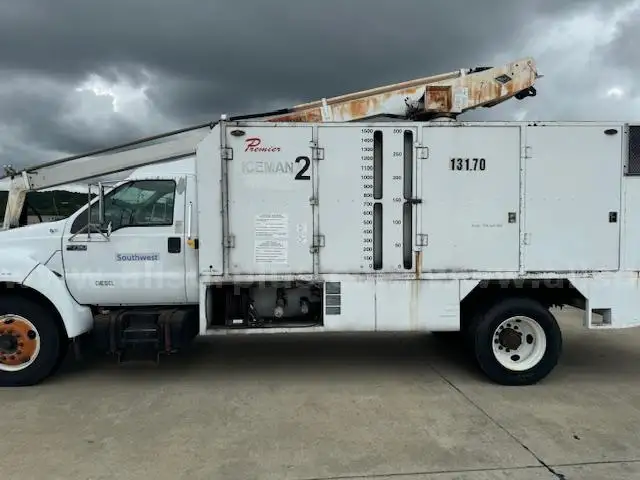 2000 Premier MT35P18 Deicer Truck