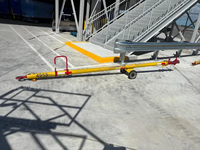 2000 Hall Industries TB-9267 Tow Bar