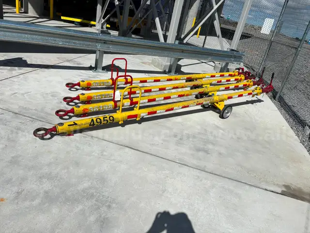 2000 Hall Industries TB-9267 Tow Bar