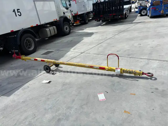2000 Hall Industries TB-9267 Tow Bar