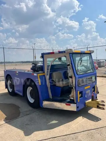 1994 FMC B300 Aircraft Tow Tractor