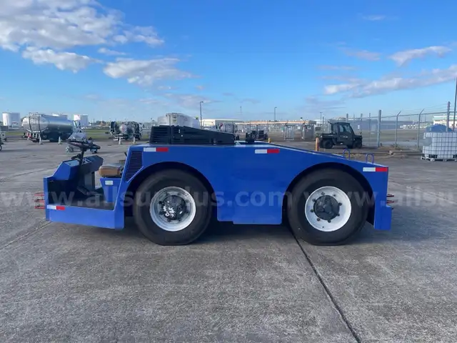 1996 FMC B300 Aircraft Tow Tractor