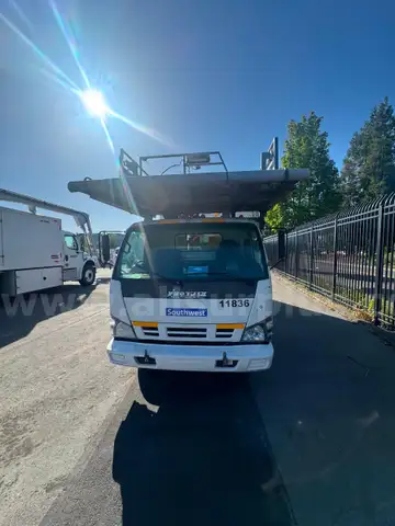 2007 Phoenix Metals Provo Van on an Isuzu NPR Chassis