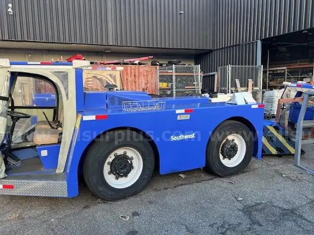 1996 FMC B-300 Push Back