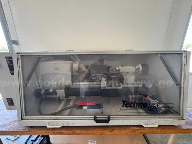CNC Machine Lathe