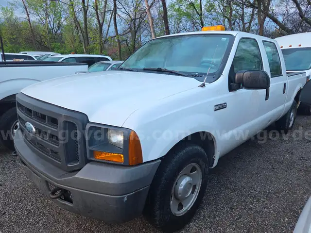 2005 Ford F-250 SD XLT Crew Cab Long Bed 2WD