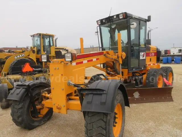 2013 Leeboy Shoulder Motor Grader - Model G700 AWD