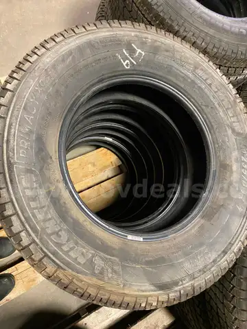 Lot of 4 Tires - Brand Michelin - Model Primacy XC