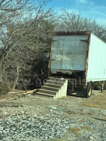 28 ft Pup Storage Trailer
