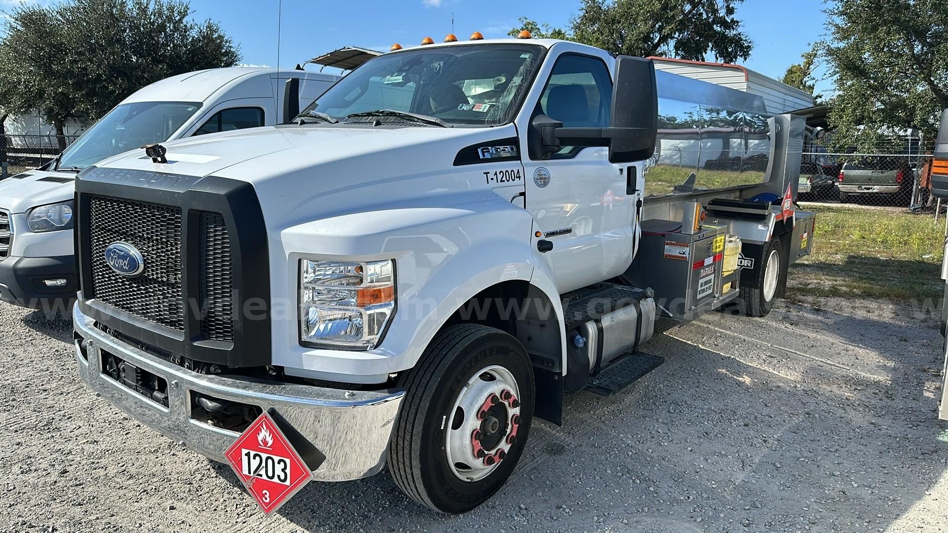 Photo of a 2022 Ford F-650