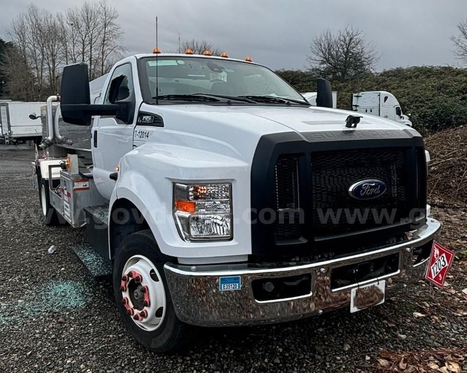 Photo of a 2022 Ford F-650