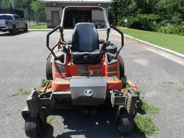 Kubota ZD 1211 Zero Turn Mower
