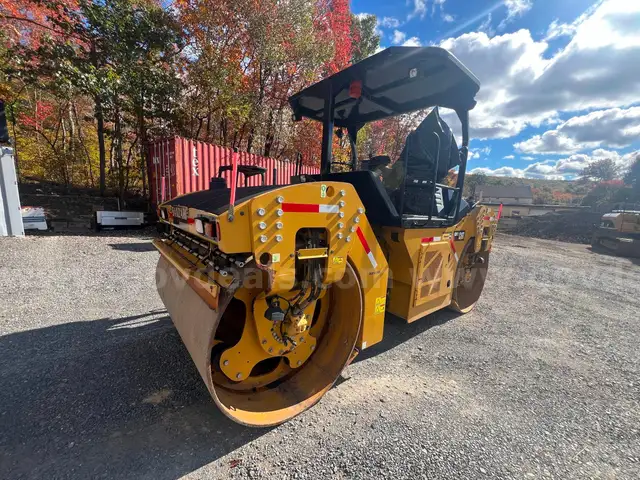 2019 Caterpillar CB13 Double Drum Vibratory Roller