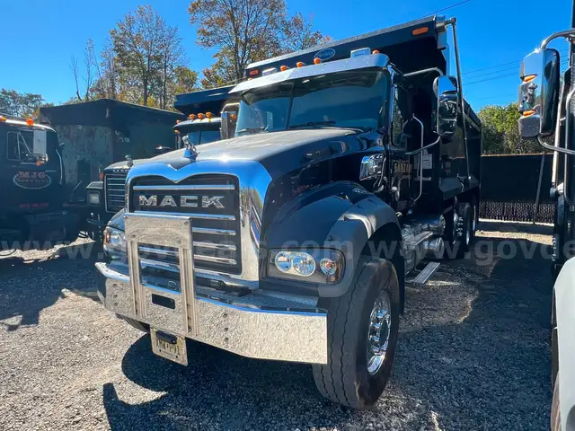 2023 Mack Ganite Tri/A Dump Truck